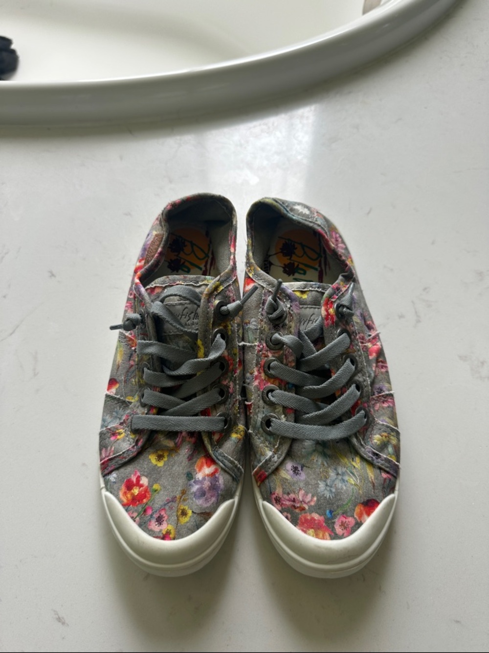 NWOT Blowfish Malibu White Floral-Accent Canvas Sneakers